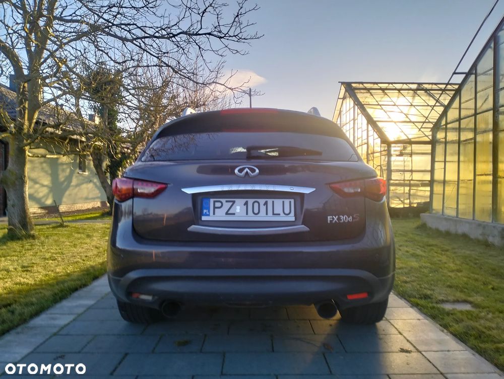 Infiniti FX FX30d S - 4