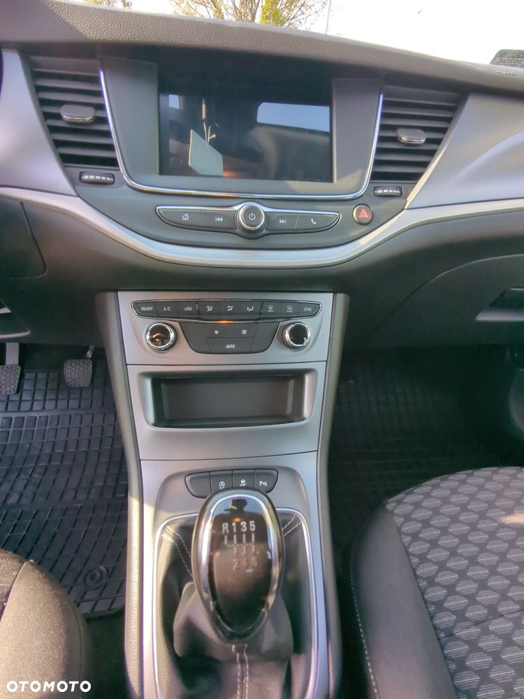 Opel Astra 1.2 T S&S - 11