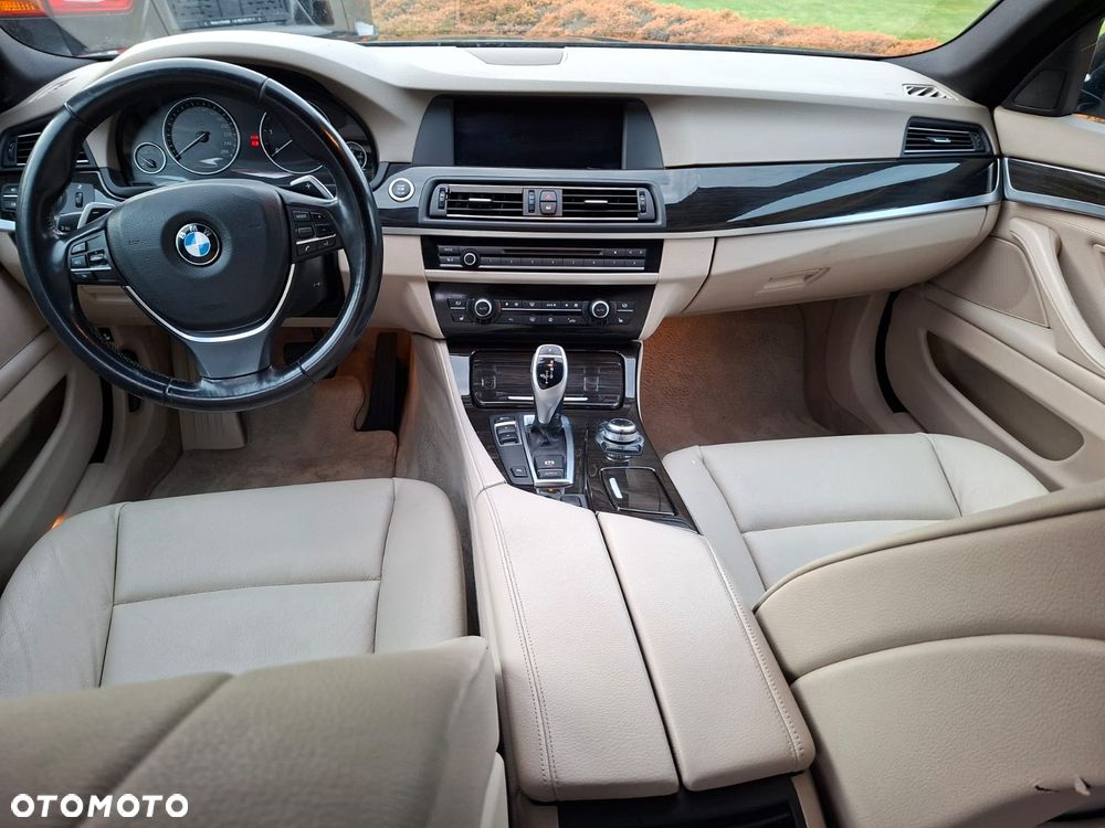 BMW Seria 5 525d - 6