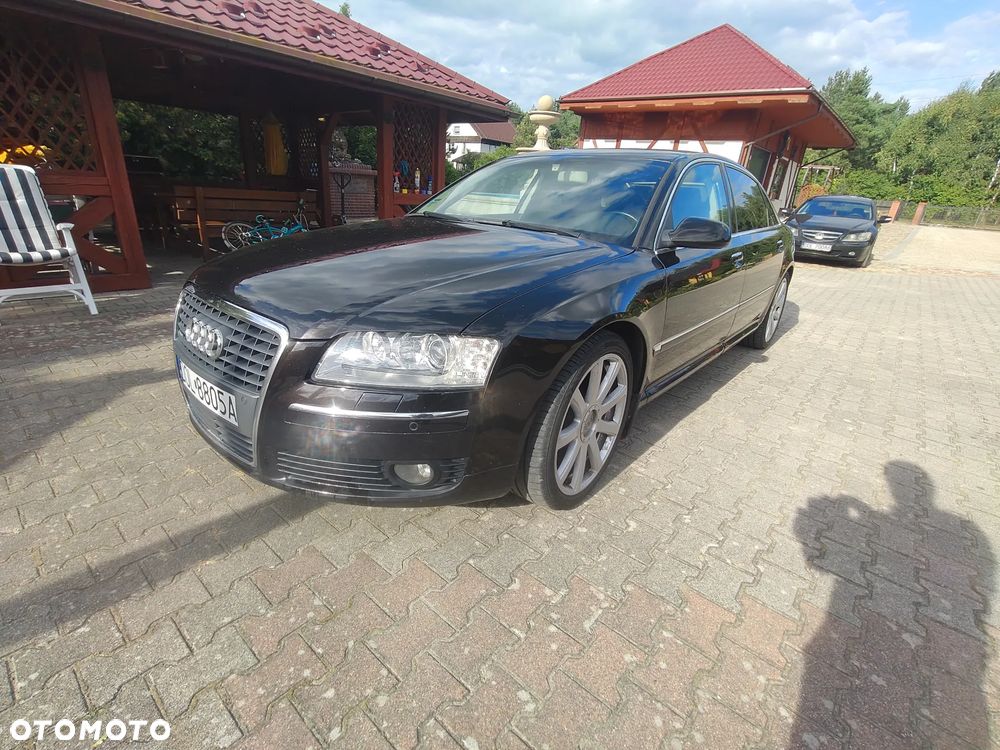 Audi A8 4.2 Quattro - 1