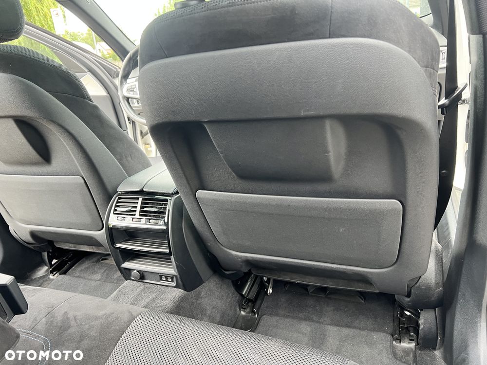 BMW Seria 5 520d M Sport - 30