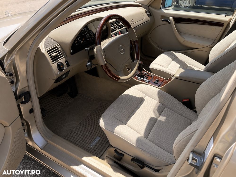 Mercedes-Benz C - 7