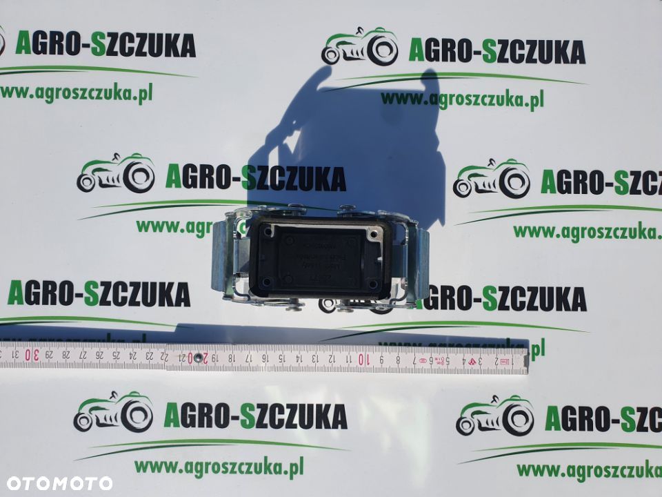 ORYGINALNA OBUDOWA ZŁĄCZA ELEKTRYCZNEGO WYCIĘGNIKA MERLO 042820 - 1