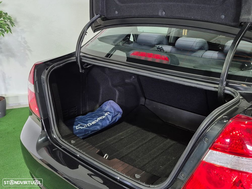 Chevrolet Aveo 1.2 LS - 23