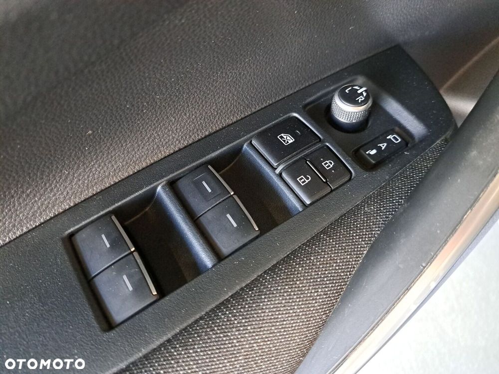 Toyota Corolla 1.8 Hybrid Comfort - 36
