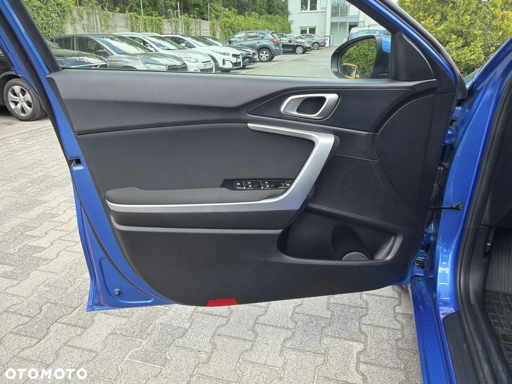 Kia Ceed 1.5 T-GDI M - 11