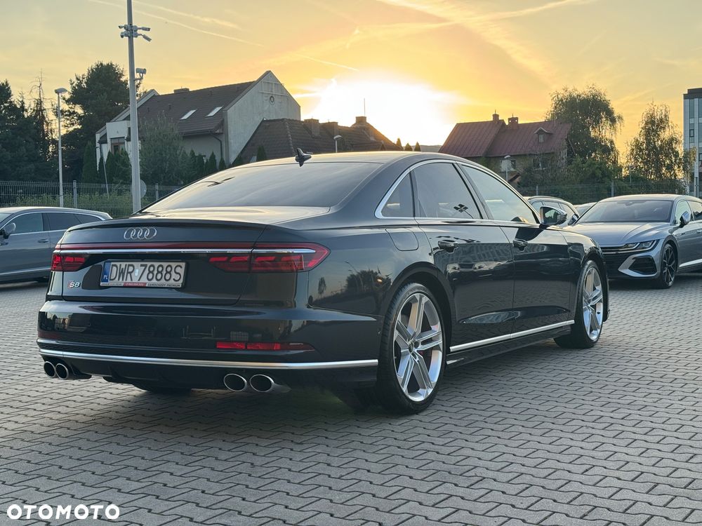 Audi S8 - 6