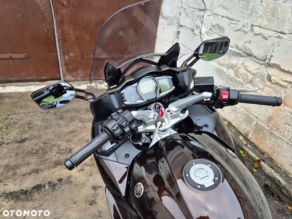 Yamaha FJR - 28