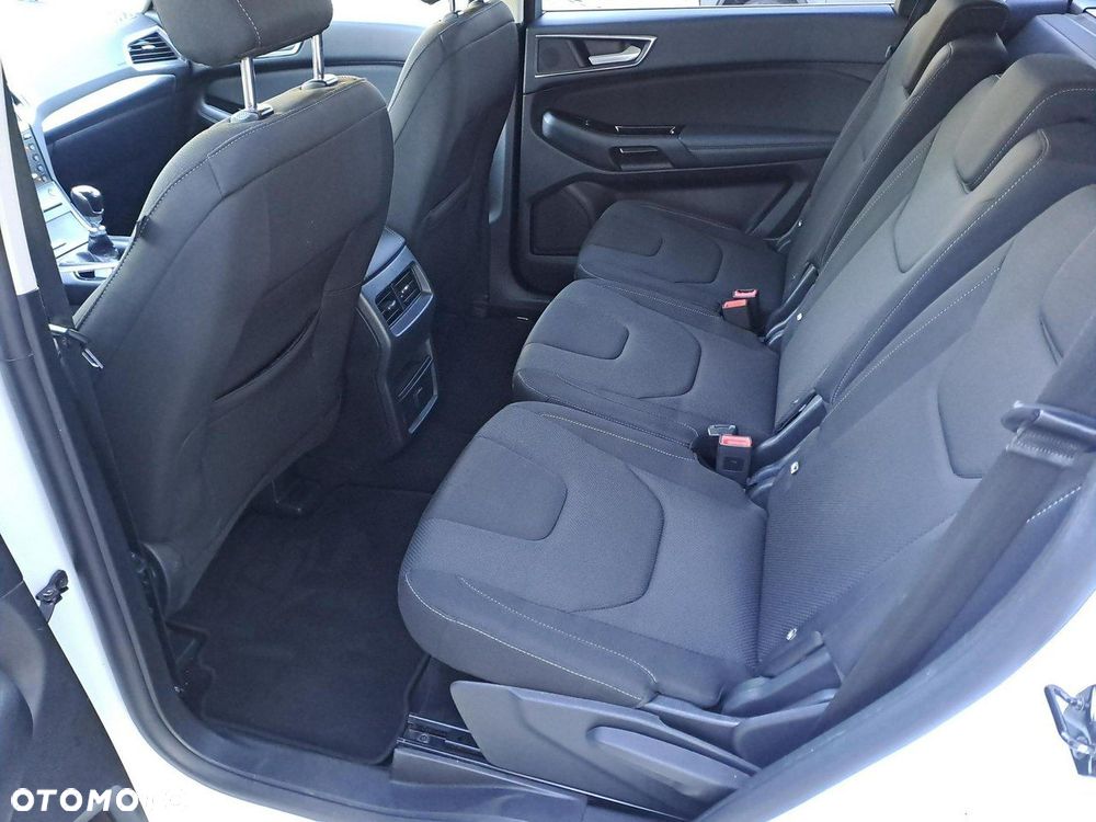 Ford S-Max - 11