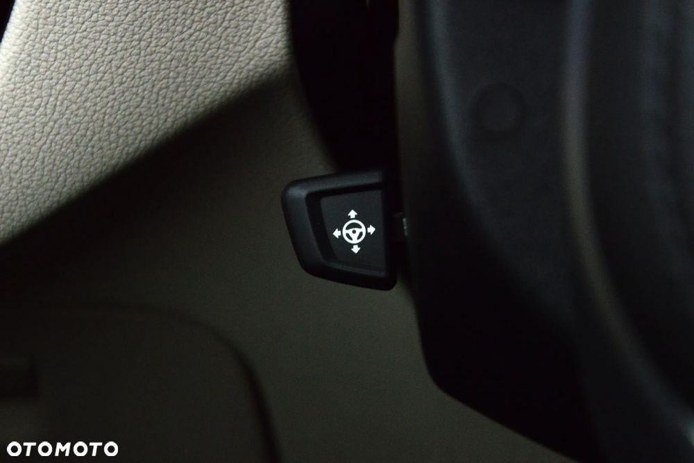 BMW Seria 5 520d xDrive Sport - 28