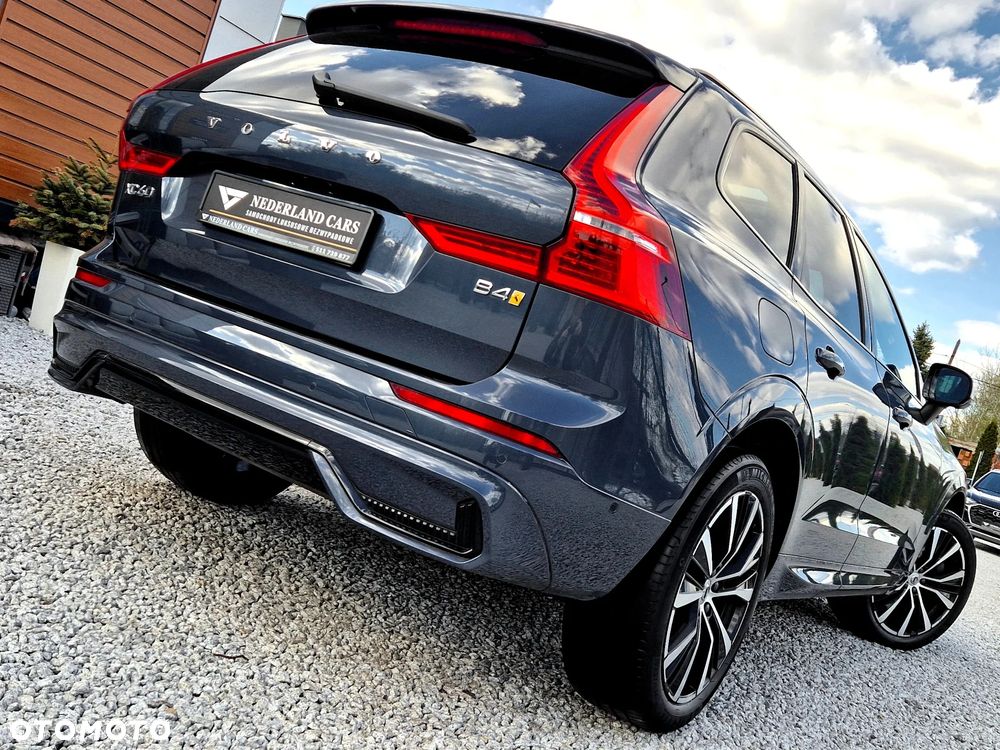 Volvo XC 60 B4 B Plus Dark - 30