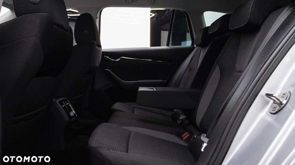 Skoda Octavia 2.0 TDI 4x4 Ambition DSG - 18