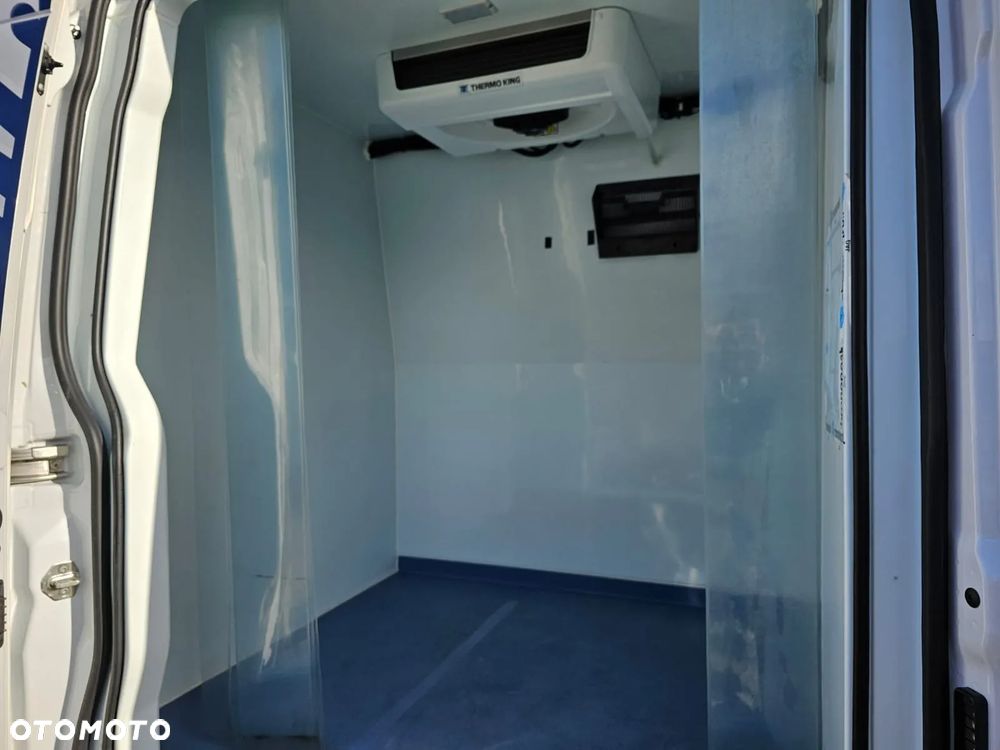 Mercedes-Benz Sprinter - 19