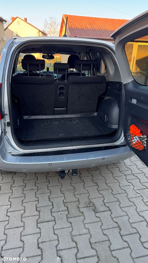 Toyota RAV4 - 8