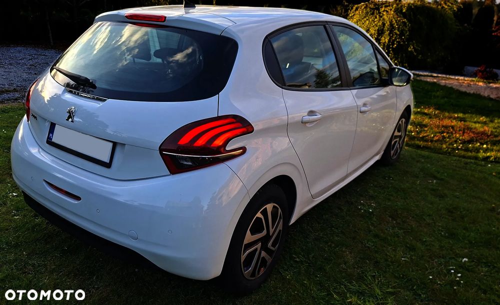 Peugeot 208 - 3
