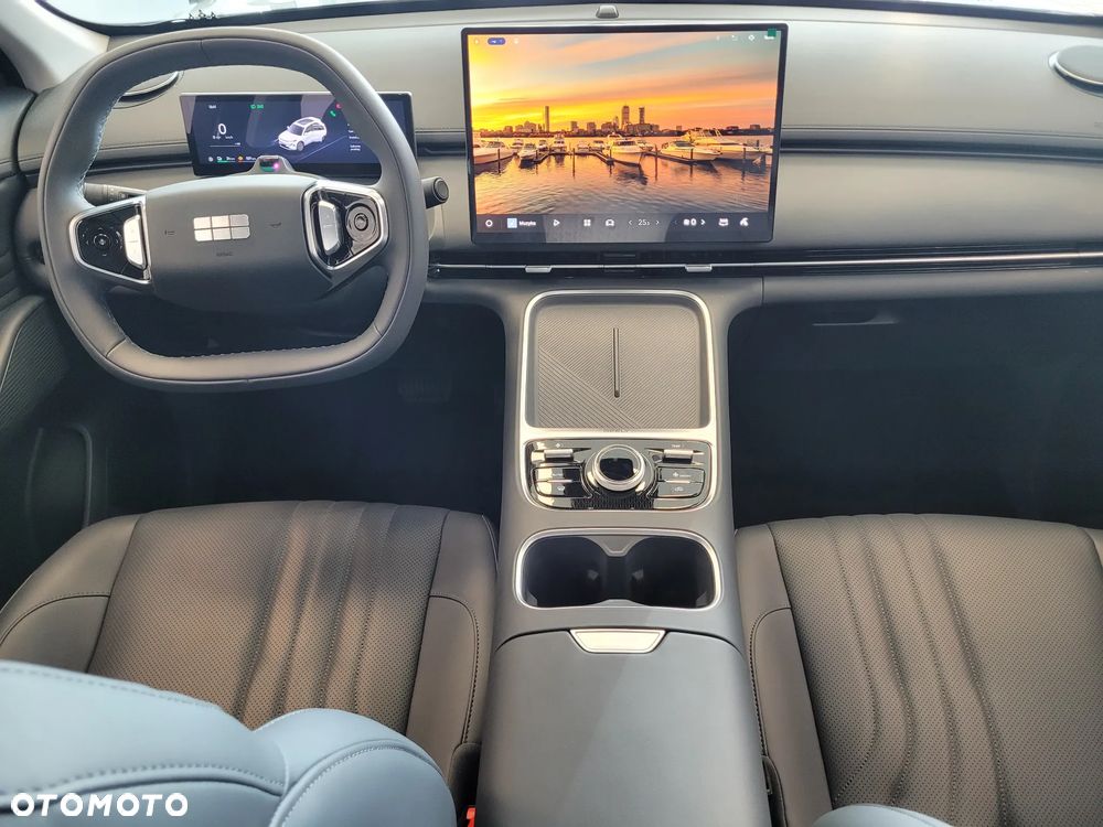Geely Starray EM-i 1.5 PHEV Pro - 25