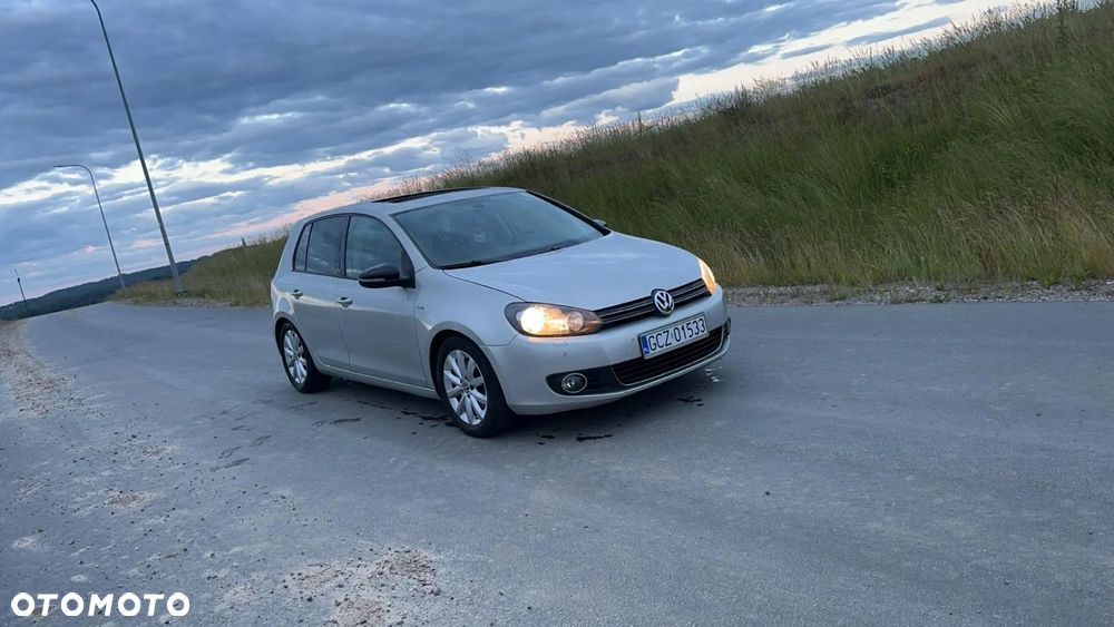 Volkswagen Golf - 1