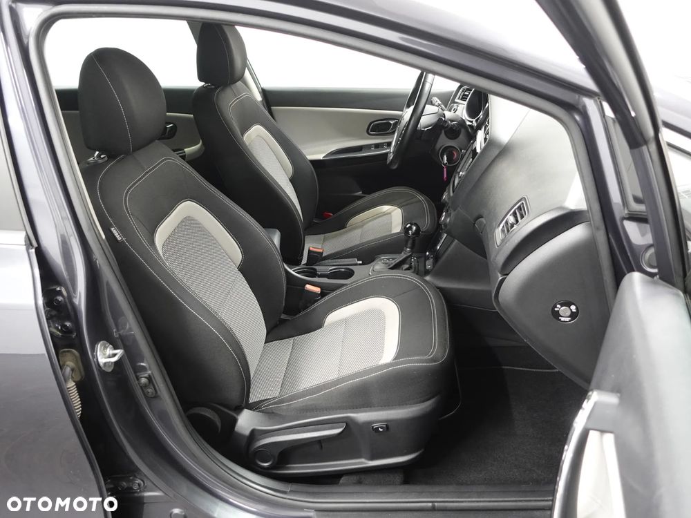 Kia Ceed 1.6 CRDi 136 DCT ISG Spirit - 26