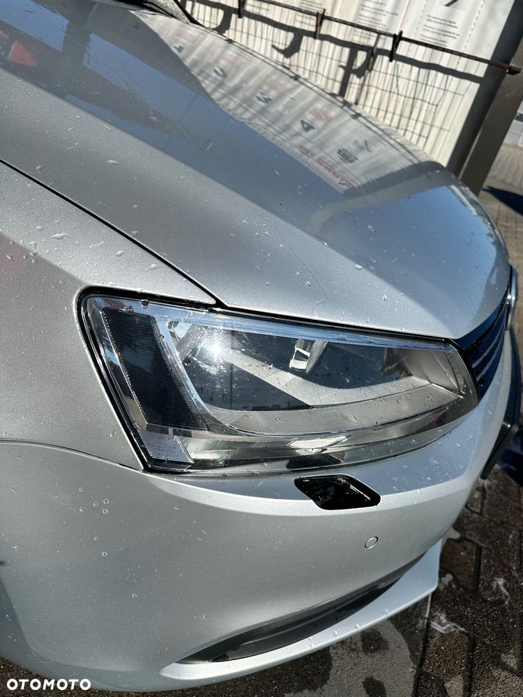 Volkswagen Jetta 1.6 TDI Comfortline - 10