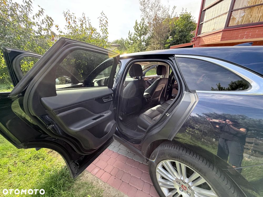 Jaguar F-Pace 2.0 i4D AWD Prestige - 13