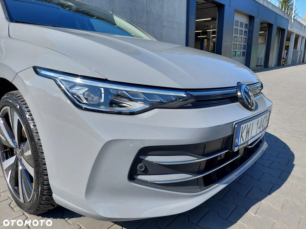Volkswagen Golf - 6