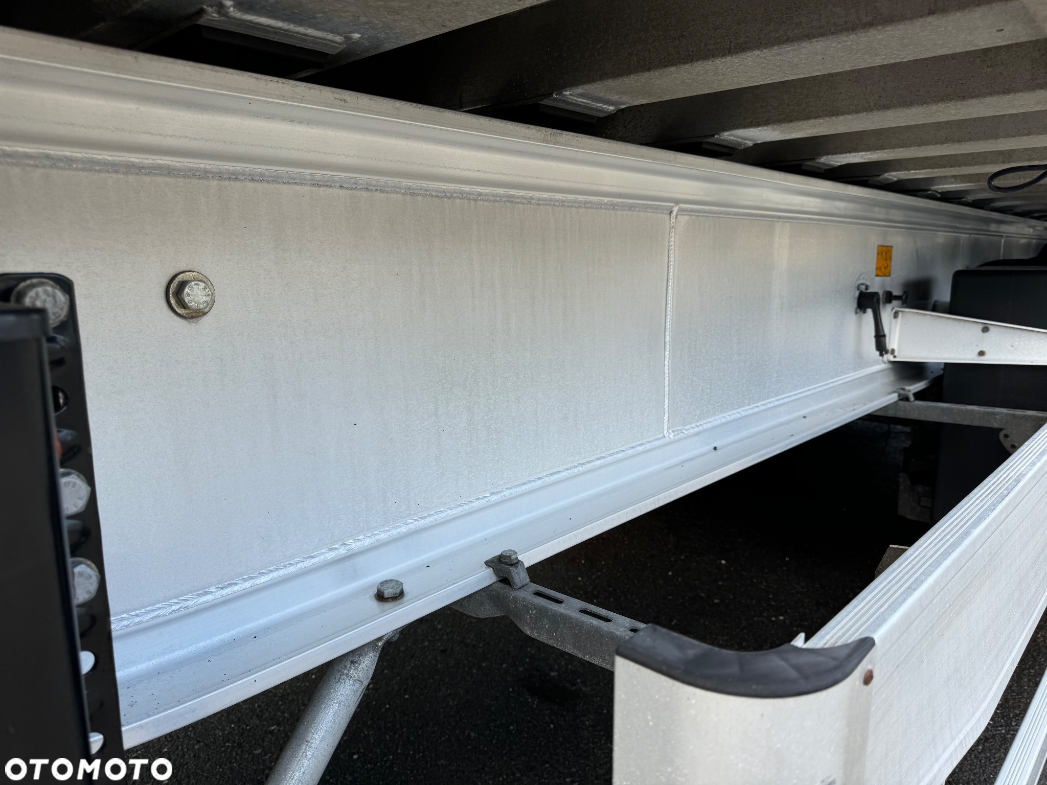 Benalu BULKLINER 106* 58m3* Osie SAF* Waga 6100* z Francji* - 8