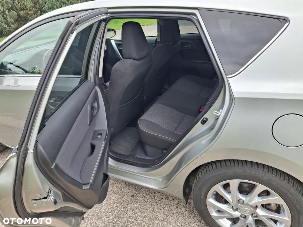 Toyota Auris Hybrid 135 Prestige - 6