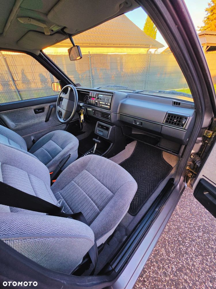 Volkswagen Golf - 5