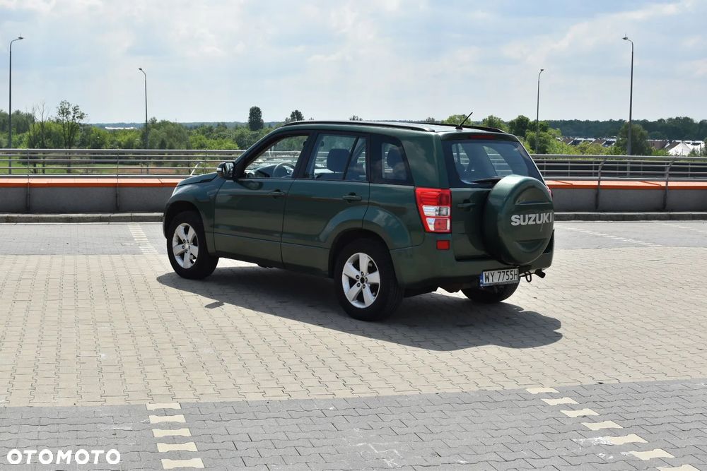 Suzuki Grand Vitara 2.0 De luxe - 8