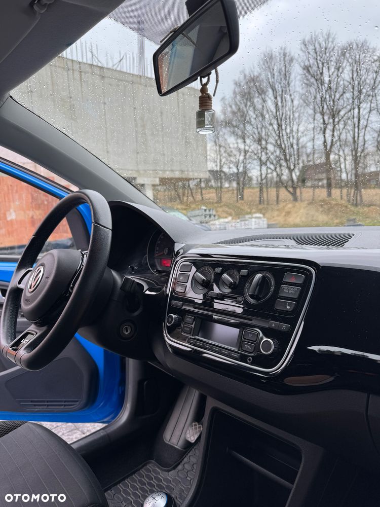 Volkswagen up! 1.0 cross - 10