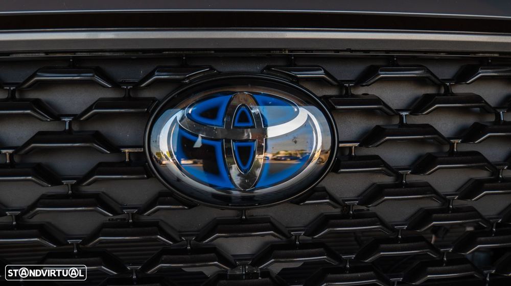 Toyota Corolla Cross 2.0 Hybrid Luxury - 18