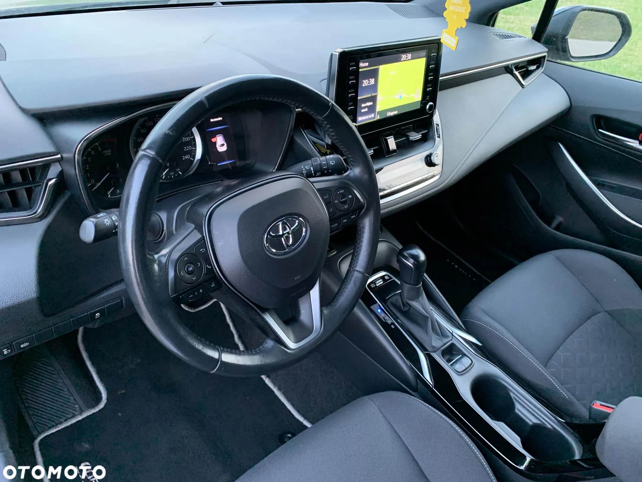 Toyota Corolla 1.8 Hybrid Executive - 14