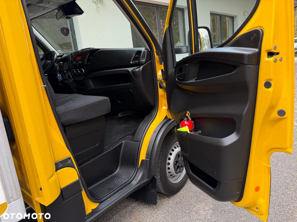 Iveco 35S16 3.0l Chłodnia 8 Palet / Agregat Carrier Viento / Izoterma RomCar / Unikatowy stan / Nowe opony / Serwisowany w aso / FV23% - 31