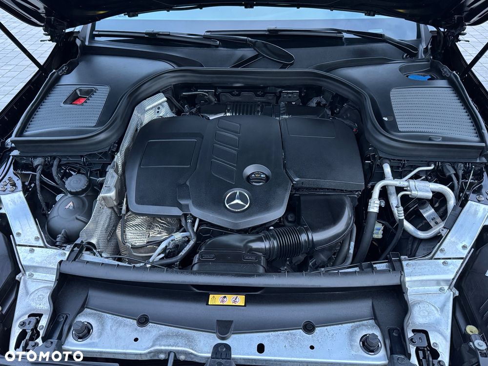 Mercedes-Benz GLC - 32