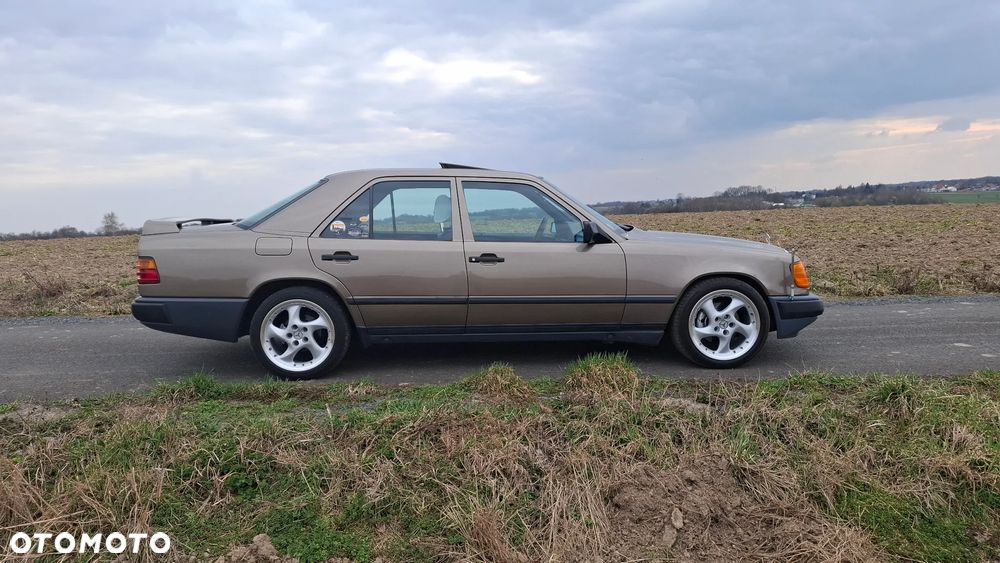 Mercedes-Benz W124 (1984-1993) - 10