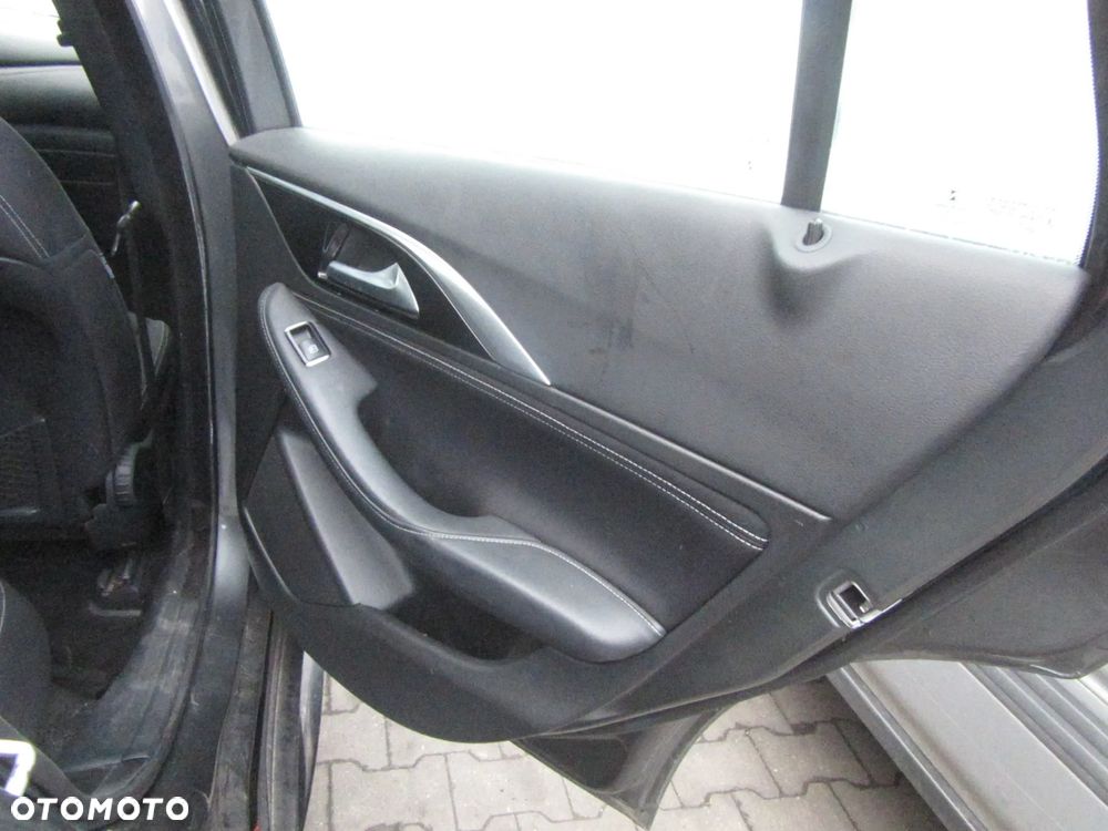 ZDERZAK TYŁ 6PDC Infiniti Q30 2016 Wszystkie części - 13