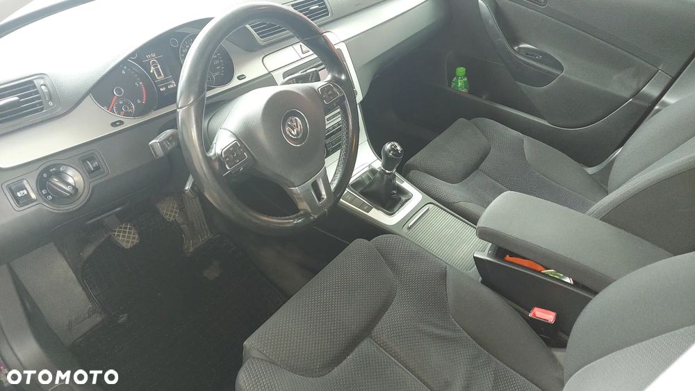 Volkswagen Passat 2.0 TDI Highline - 2