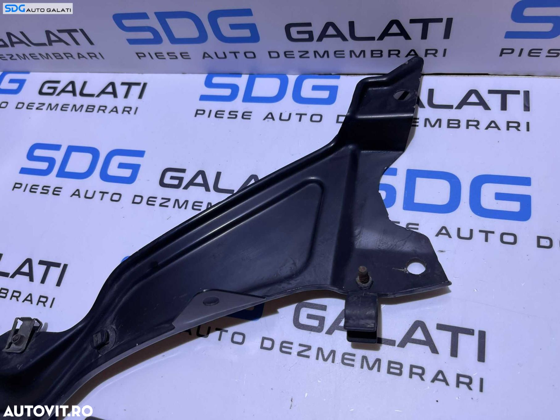 Suport Far Dreapta Mercedes W203 Clasa C Class 2001 - 2007 - 3
