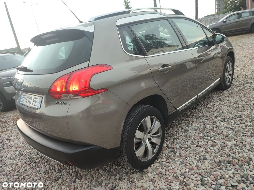 Peugeot 2008 1.2 Pure Tech GPF Allure S&S EAT6 - 15