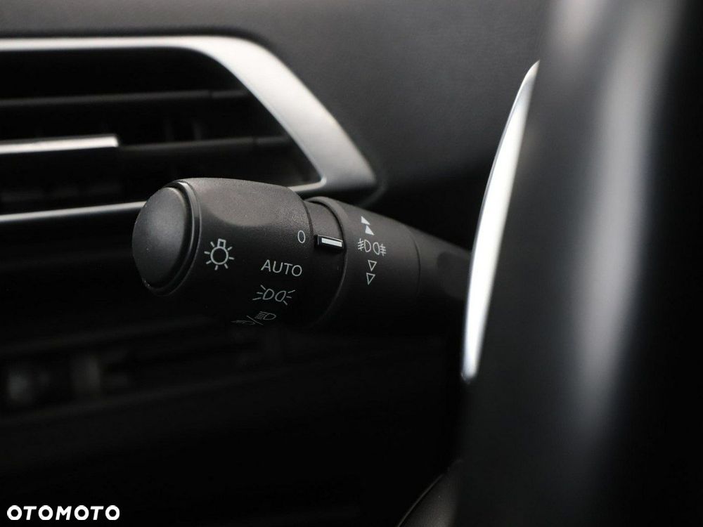 Peugeot 5008 1.2 PureTech Active S&S EAT6 - 36