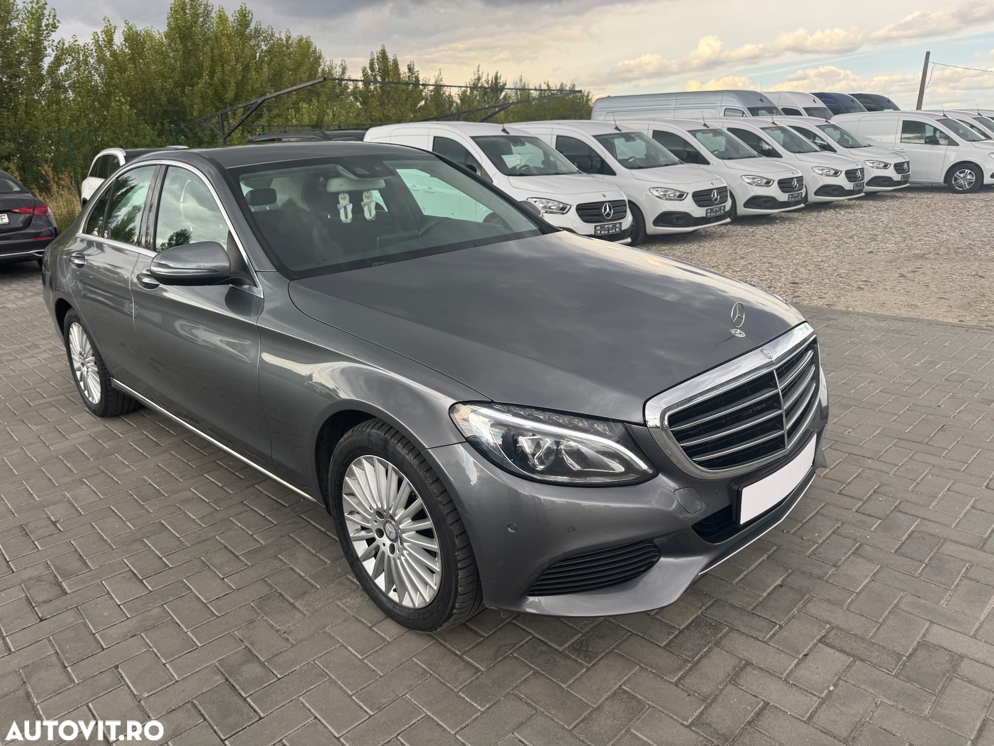 Mercedes-Benz C - 33