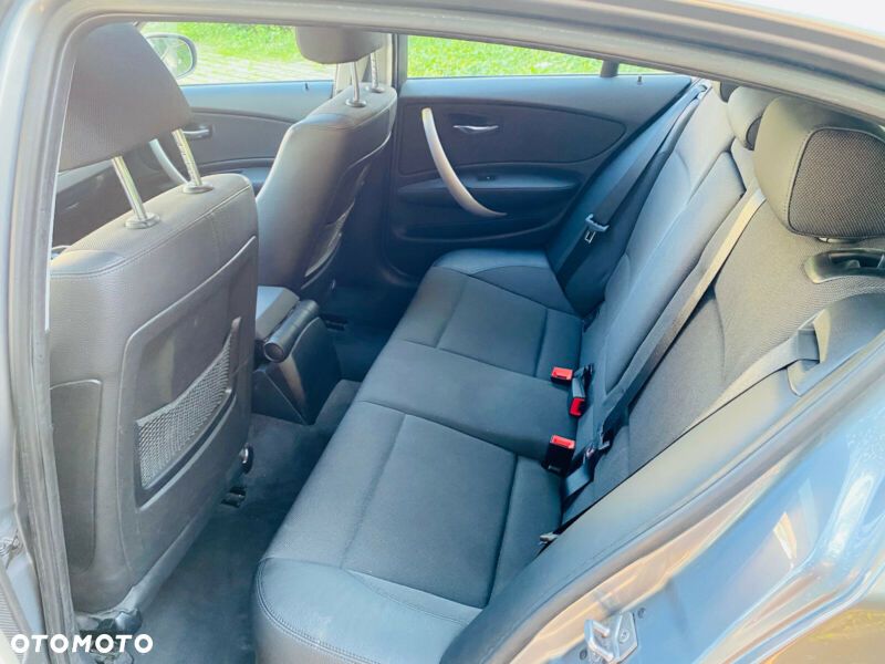 BMW Seria 1 120d DPF - 13