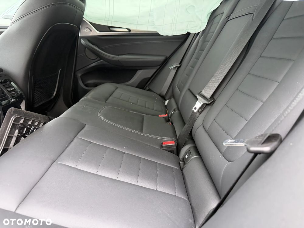 BMW iX3 Impressive - 14