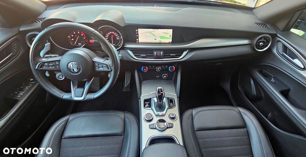 Alfa Romeo Stelvio 2.0 Turbo Sprint Q4 - 14
