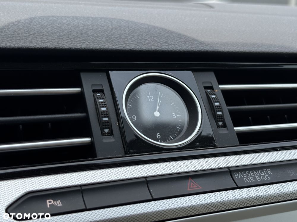 Volkswagen Passat 1.6 TDI BMT Comfortline - 9