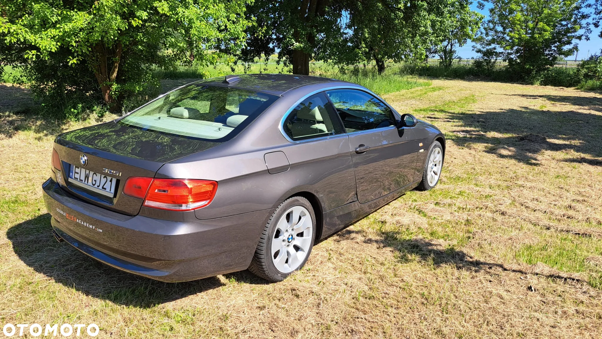 BMW Seria 3 325i Coupe - 6