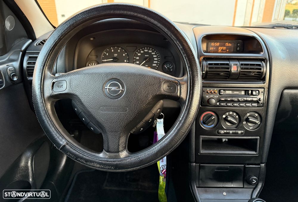 Opel Astra 1.4 Club - 19