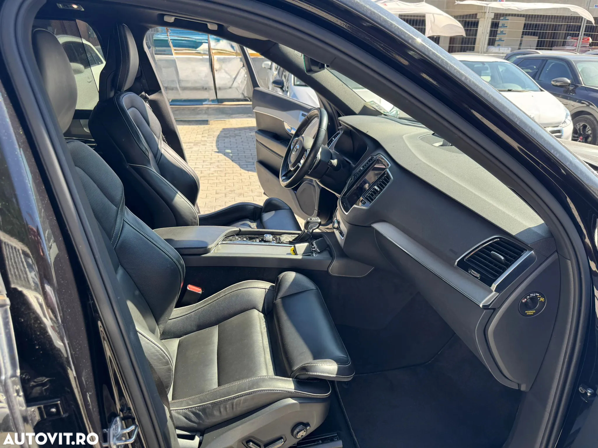 Volvo XC 90 D5 AWD R-Design - 11
