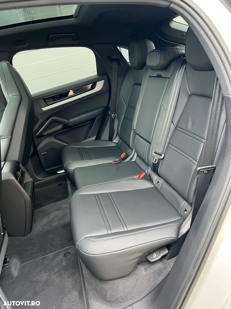 Porsche Cayenne Coupe E-Hybrid - 14