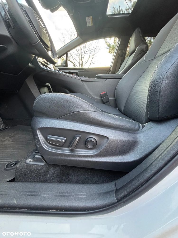 Subaru Solterra 71.4kWh Platinum Plus - 13